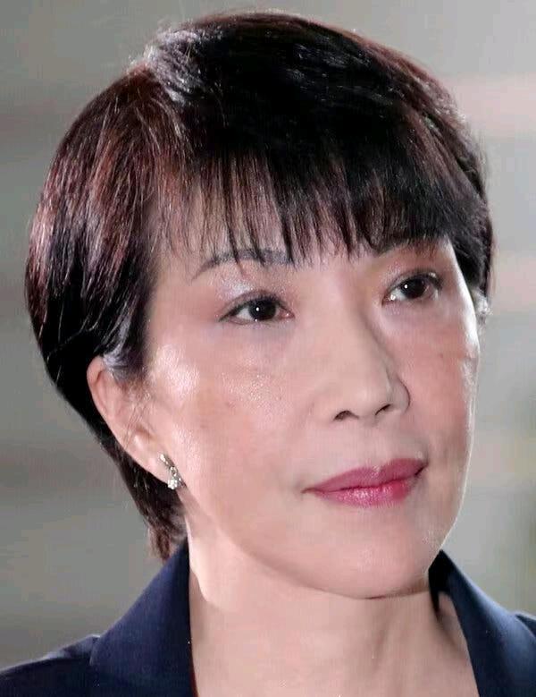 新华社11月19日发文指出，高市早苗涉台错误言论，是1945年日本战败以来首次对