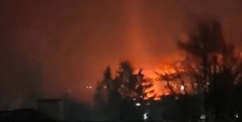 乌克兰的快递在23日至24日夜间平安抵达，俄罗斯图拉州叶弗列莫夫镇听到一系列爆炸