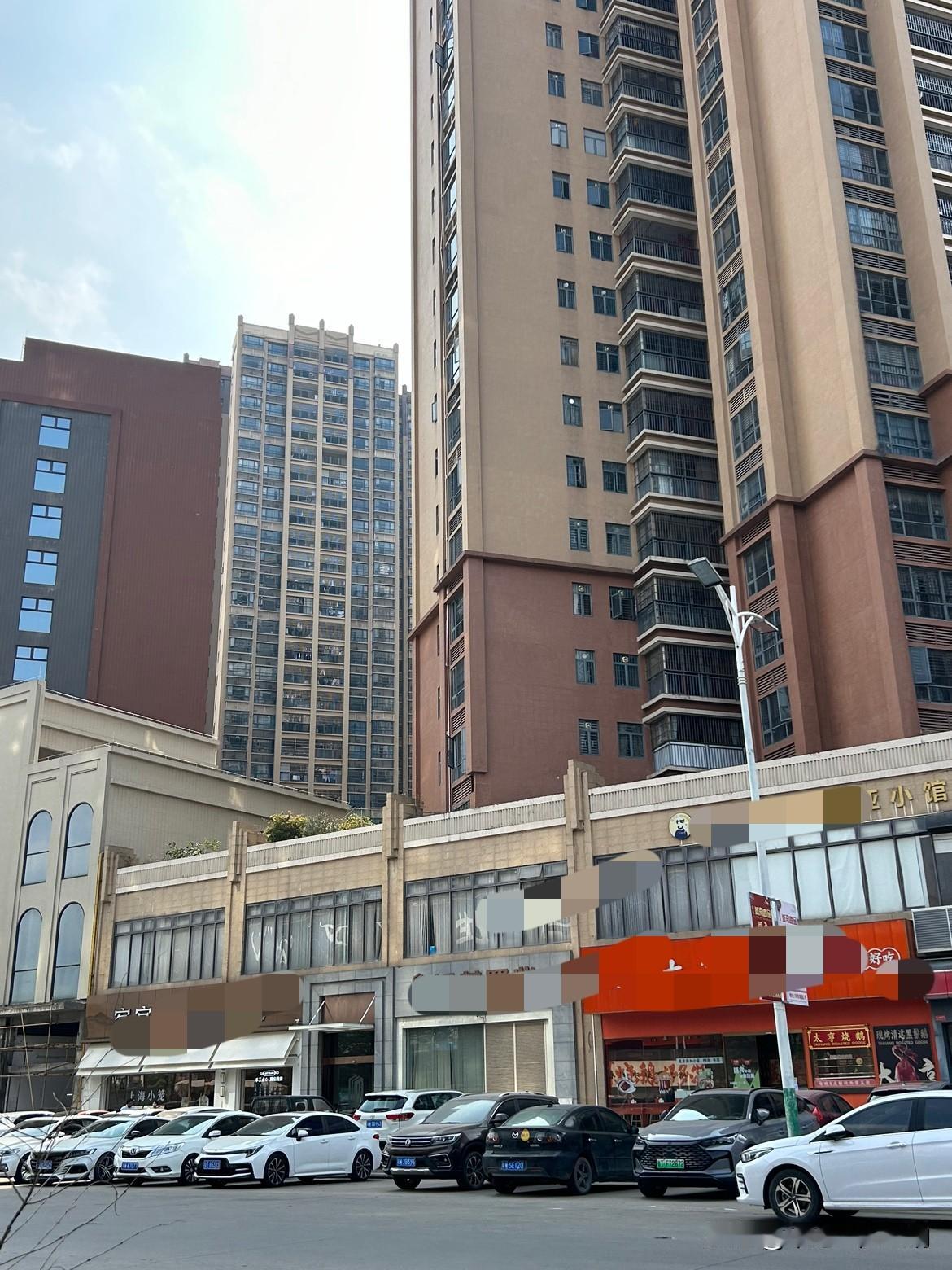 一直不看好小城市的营商环境，

一个是觉得这样的地方很容易穷山恶水出刁民以外，