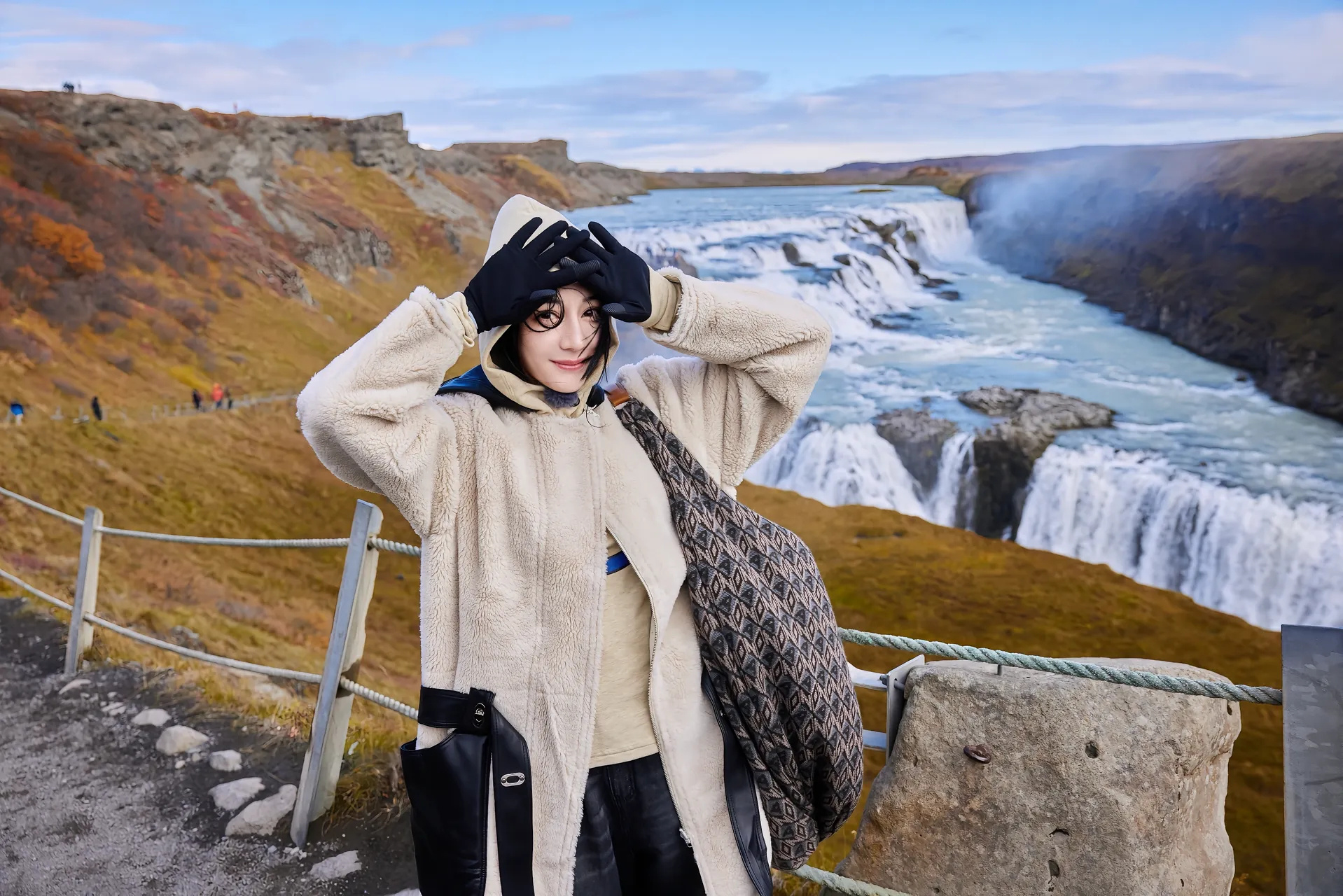 迪丽热巴迪丽热巴益起来 dlrb每日一善愿你脚踏善良，从此拥有远方。内心就融化了