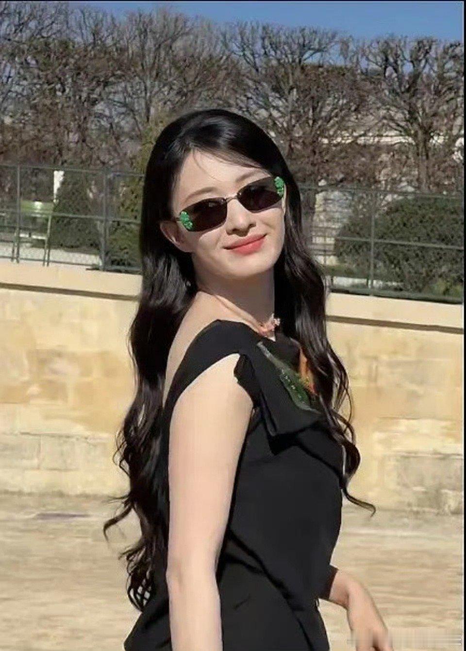 王楚然的鼻子是属于下钩类型的嘛 