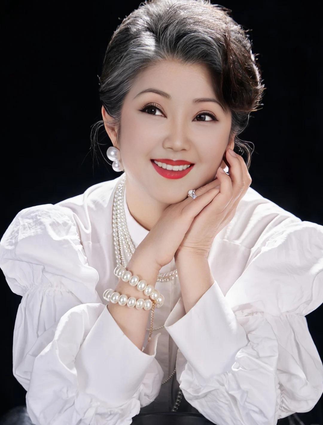 现在的努力 就是为了以后这样 不为琐事烦恼 不攀比 不嫉妒 有一个平静...