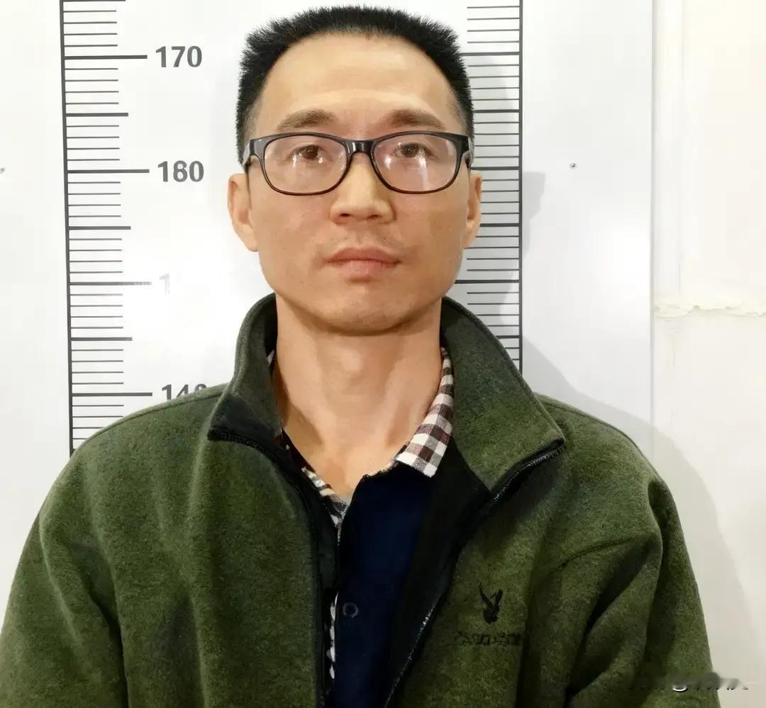 1995年，广东富二代陈恂敏劫走1500万现金，还害死了运钞员。他却隐姓埋名21