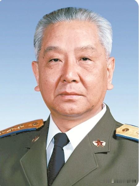 他是1988年，首次晋升17位上将之一。25岁历任空3师9团1大队大队长，团长。