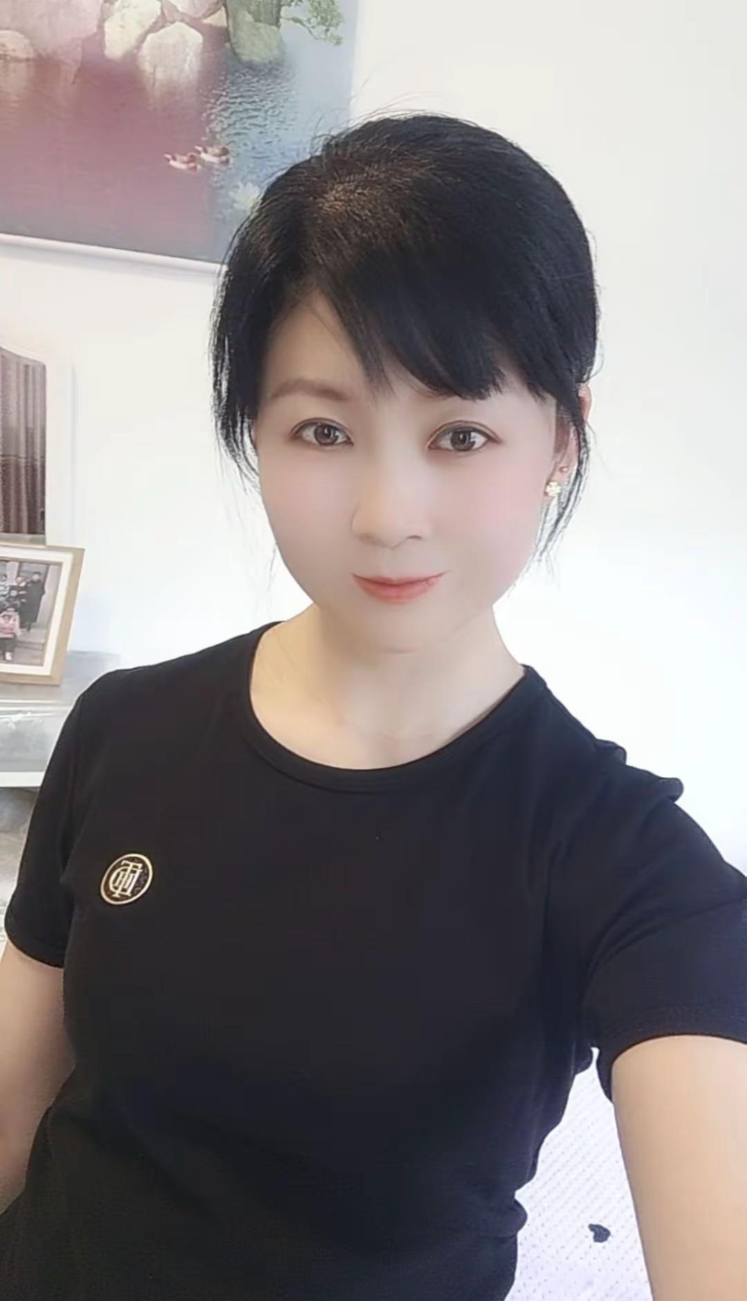 男人们都醒醒吧！当一个女人张口闭口问你要钱的时候，可能不是真的爱你，只是想要你的