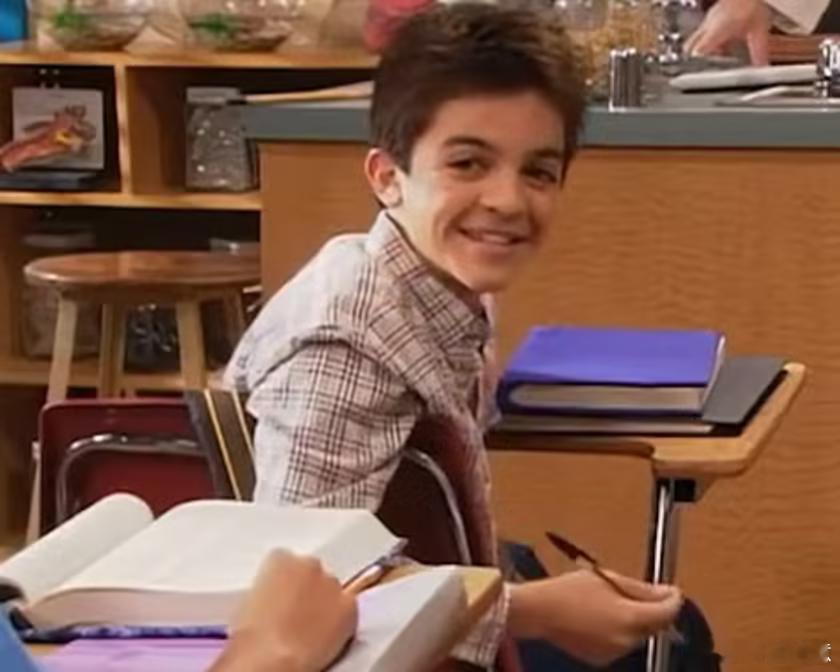 美国童星泰勒•蔡斯变成流浪汉，太可怜了最近有一篇美国电影明星蔡斯成为流浪汉的报道