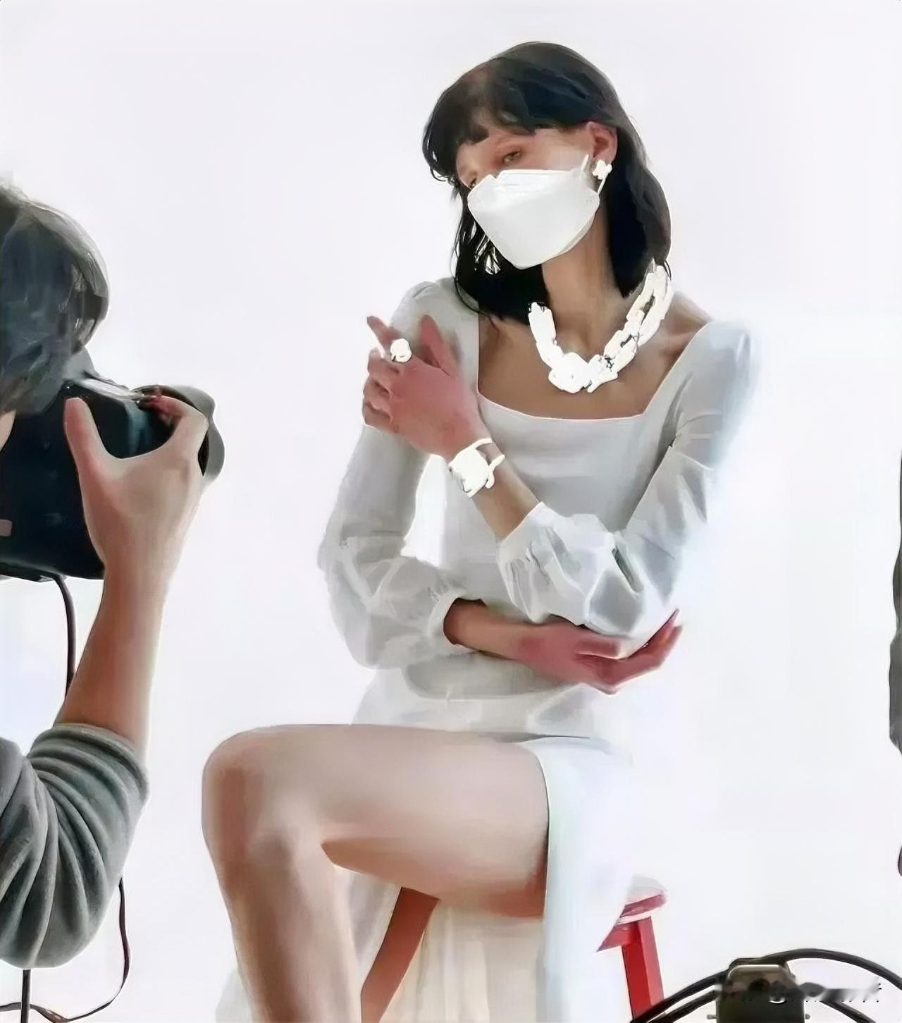 😱真相扎心✨乌克兰美女扎堆出国打工💸，背后原因太现实！
 
你有没有发现，这