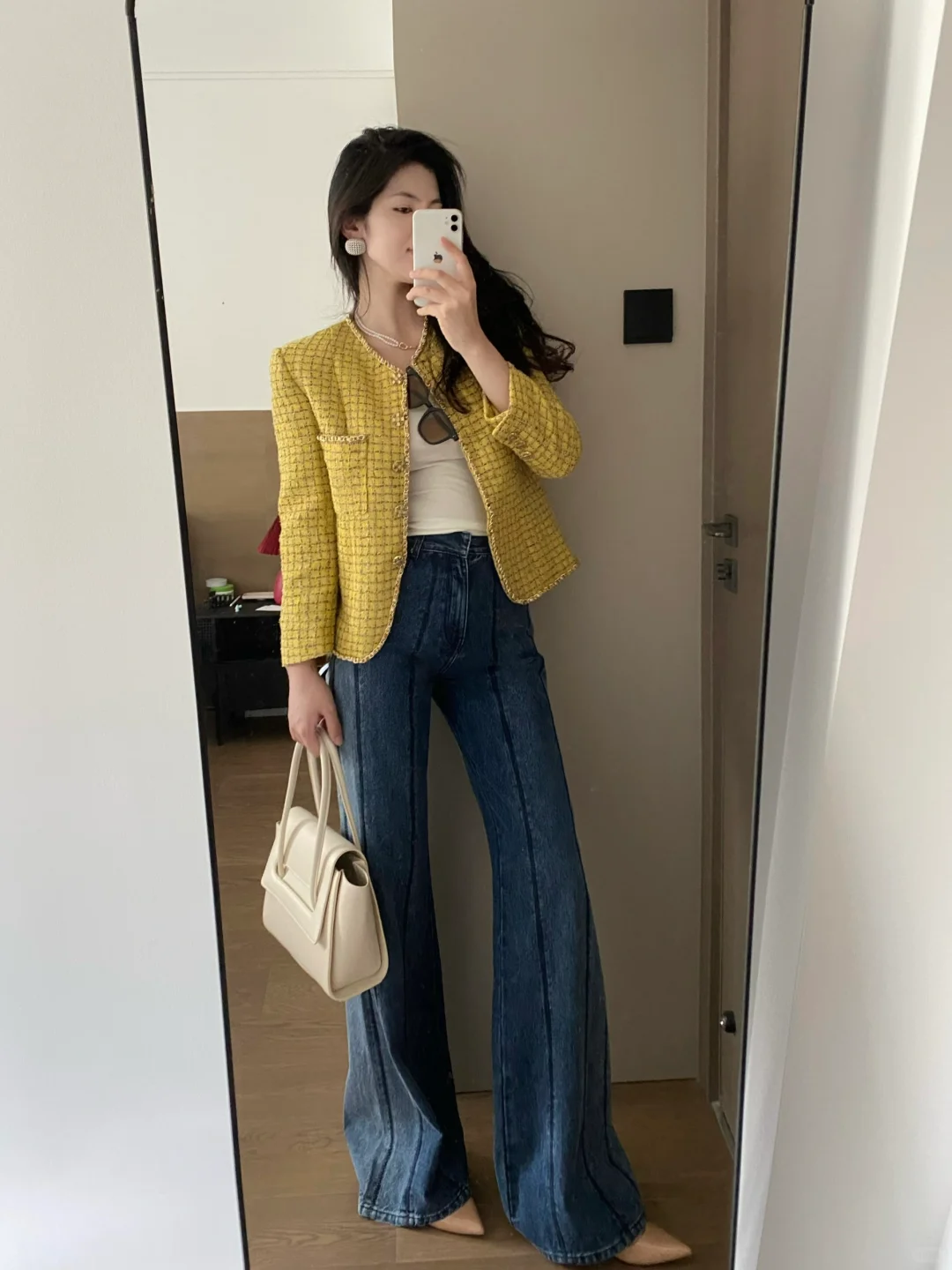 小香风搭喇叭裤yyds～