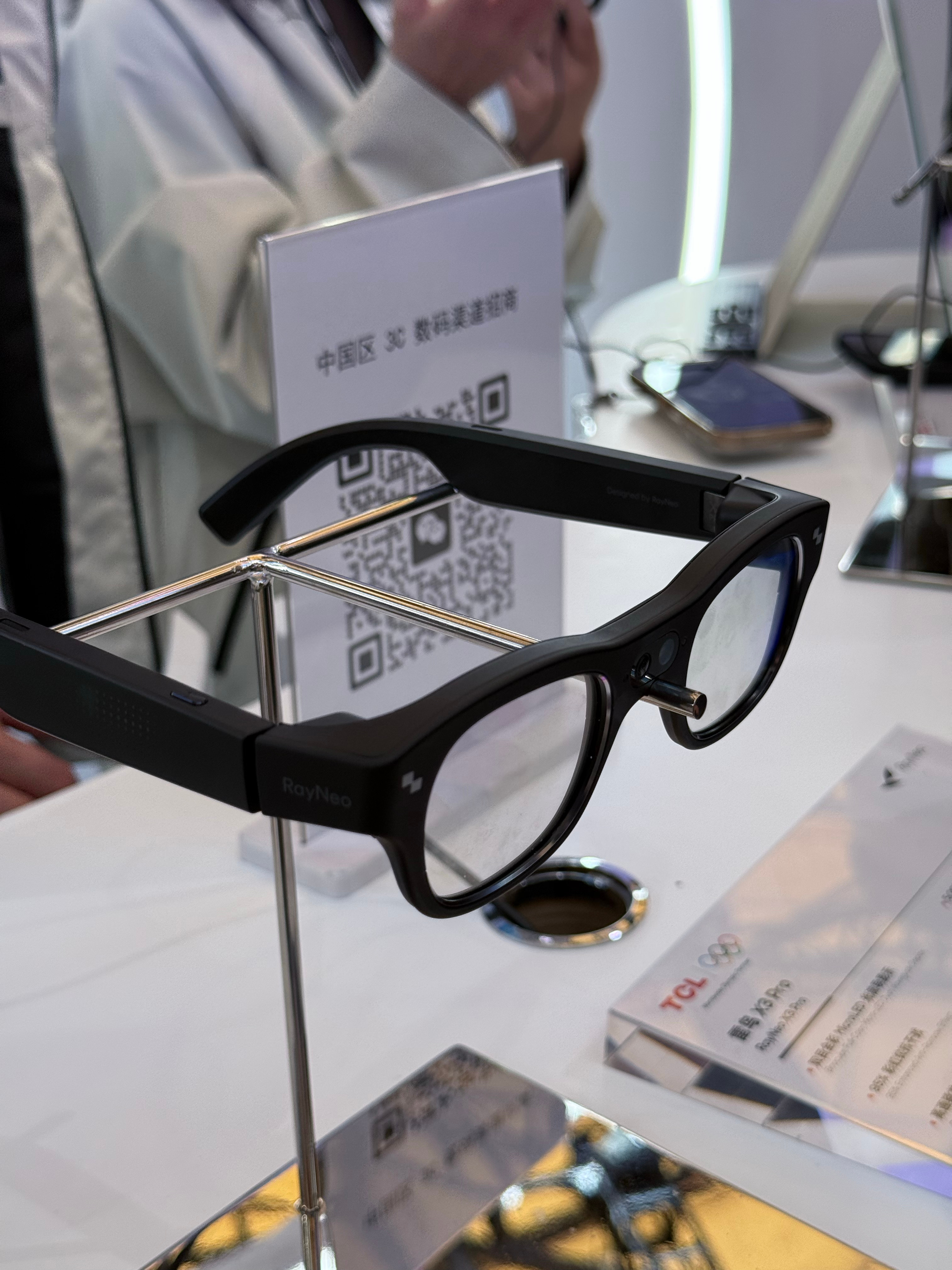 TCL展台今年已经规模不小啊～看了雷鸟这几款新品，不夸张的说咱们下一台屏幕，何必