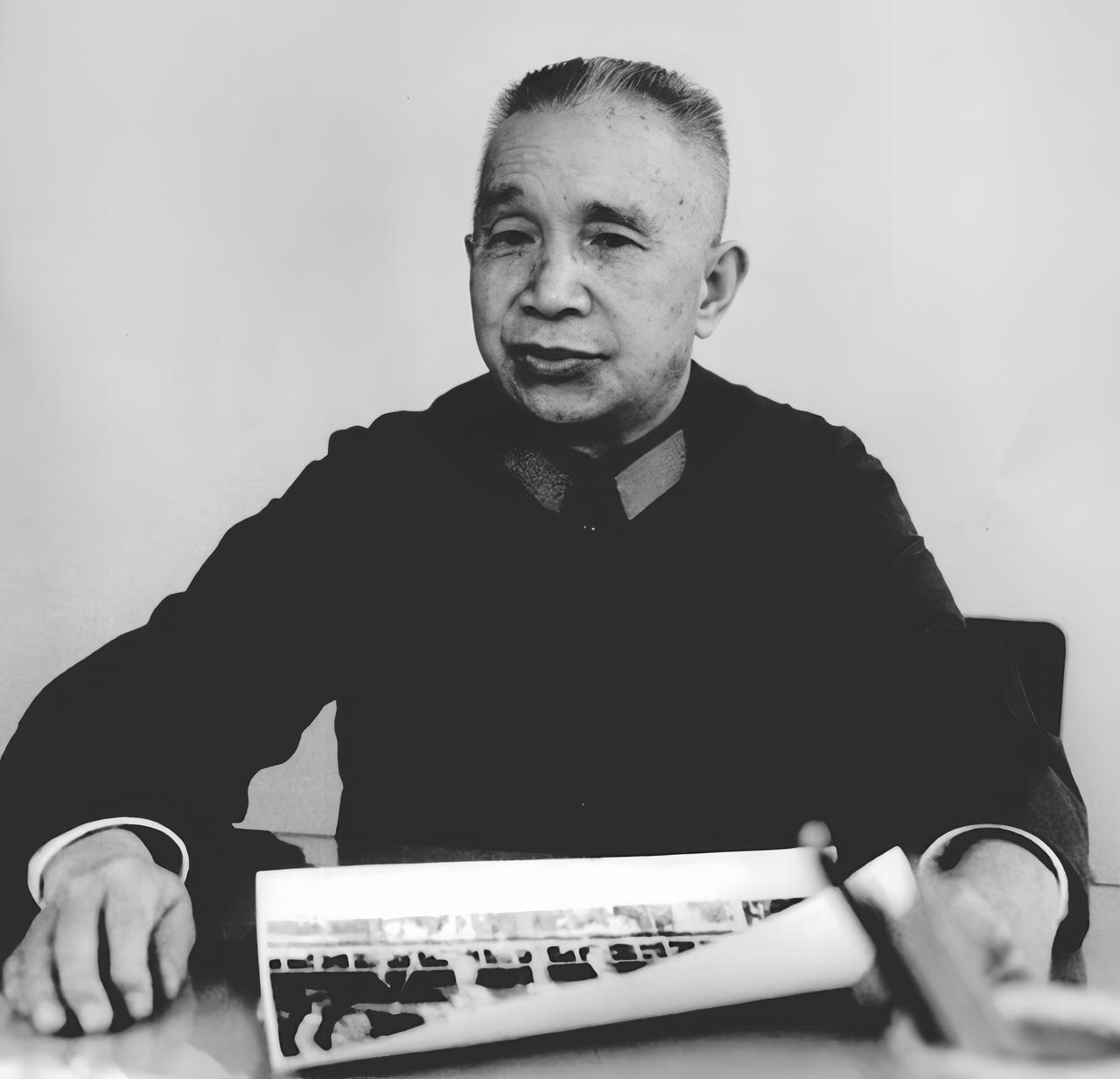 1982年，粟裕大将因为身患重病再次住院，刚刚担任总政治部主任的开国中将余秋里专