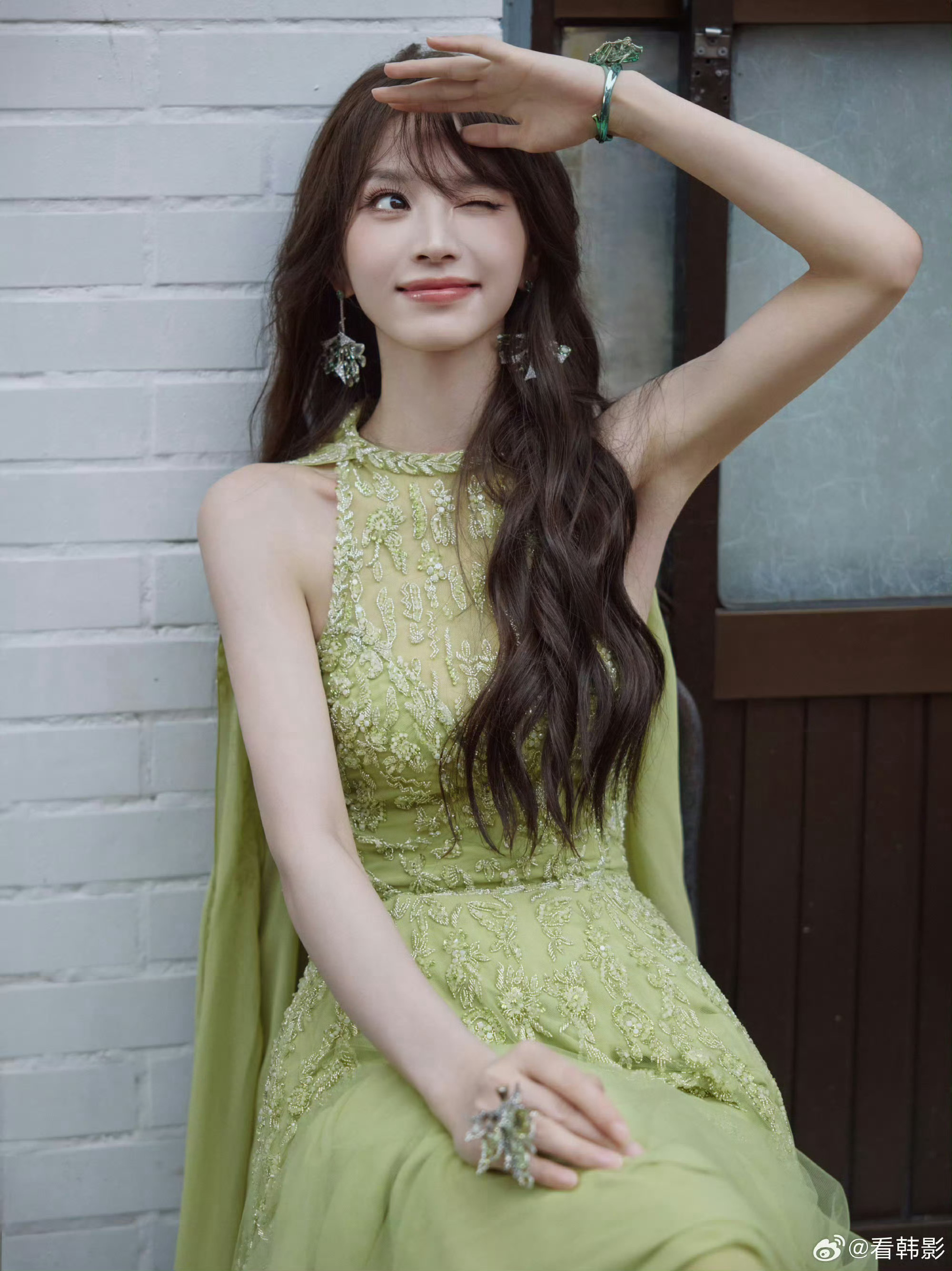 田曦薇宋威龙亚洲内容大赏出发图美美的期待美美的田曦薇！提名即肯定，田曦薇已经很牛