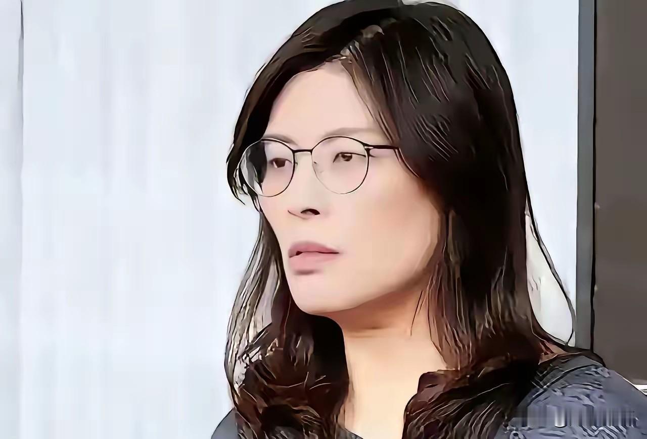 属实是让人失望
本以为总算来了一个懂事的，我们好心好意教她。结果还是想玩两边讨好