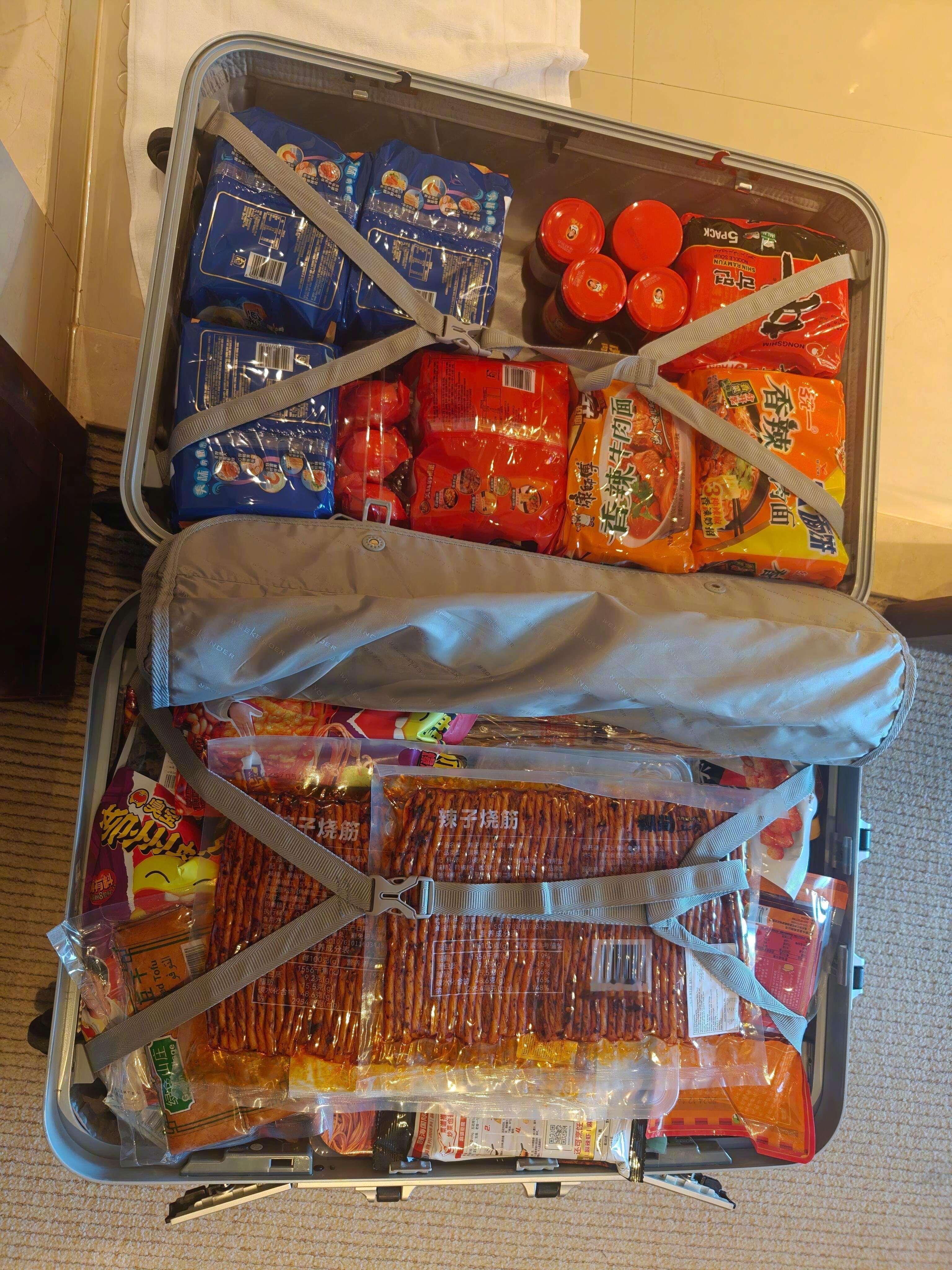 留学生的行李箱能有多离谱 