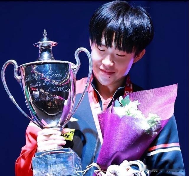王楚钦多哈世锦赛夺冠后，北京乒乓球队竟花上万元买签名球台！背后隐藏的竟是……
