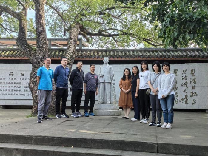 这下火了，
不仅福州，全中国都知道了，
吴石将军的故居在福建的螺洲镇，本以为这部