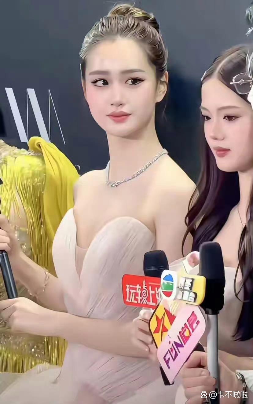 钟丽缇小女儿美得太绝了，360度无死角，辨识度拉满！ 