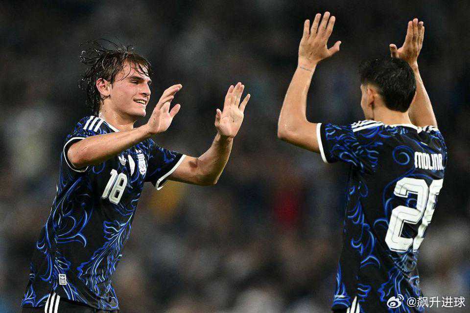 阿根廷2-1非洲弱旅！6500万红星25米任意球破门，梅西替补踢半场在北京时间3