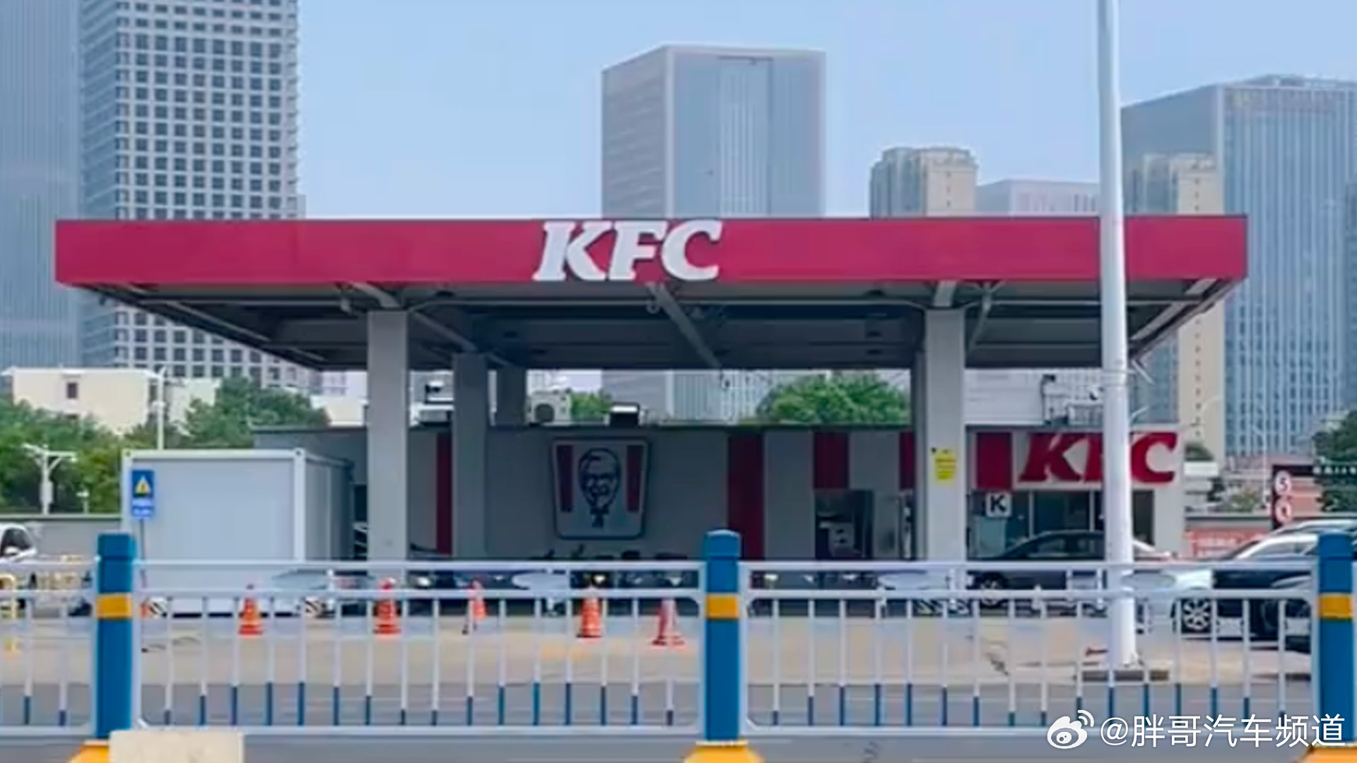 胖哥汽车频道 我以为这是加油站？？大V聊车 我和汽车的日常