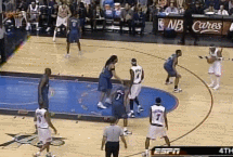 艾弗森经典连续逛倒人两次！