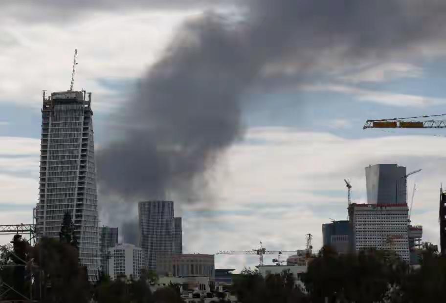 战争的背后，是利益的博弈和地缘政治的角逐。以色列和美国对伊朗的袭击，有着其深层次