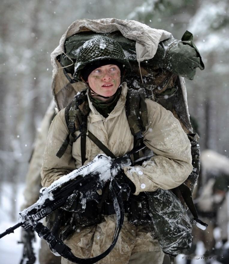 欧洲各国不是在向格陵兰岛派兵，而是在向世界展示他们的软弱，看到这一幕最高兴的不是