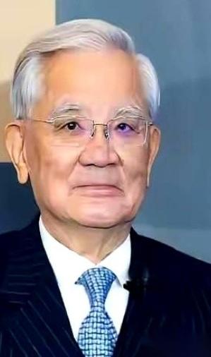 马英九最近在国民党里，动静搞得特别大。
 
马英九最近在国民党里，动静搞得特别大