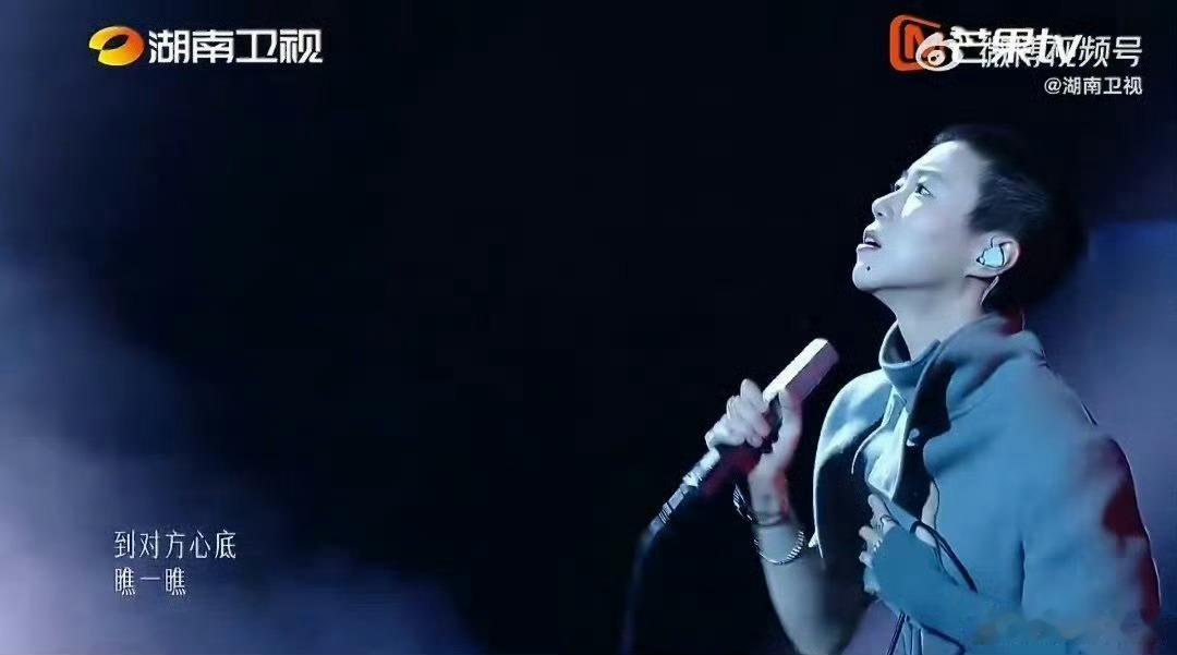  听从何炅推荐大胆演绎，窦靖童赋予《改变》全新表达，松弛的演唱直击人心何炅推荐窦