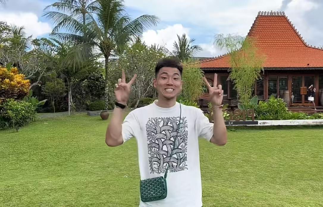 高诗岩哪里来的福气找了一位这么漂亮的媳妇，高诗岩现在已经走起了流浪汉风格，下巴上