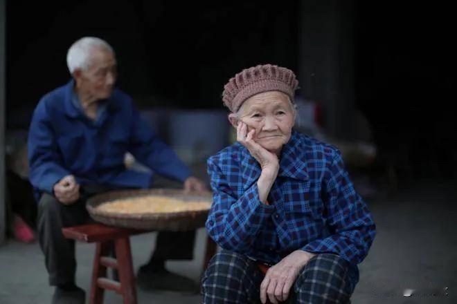 为什么短剧会成为流行趋势爽就一个字，情感共鸣，太多普通老百姓情绪压抑找不到突破口