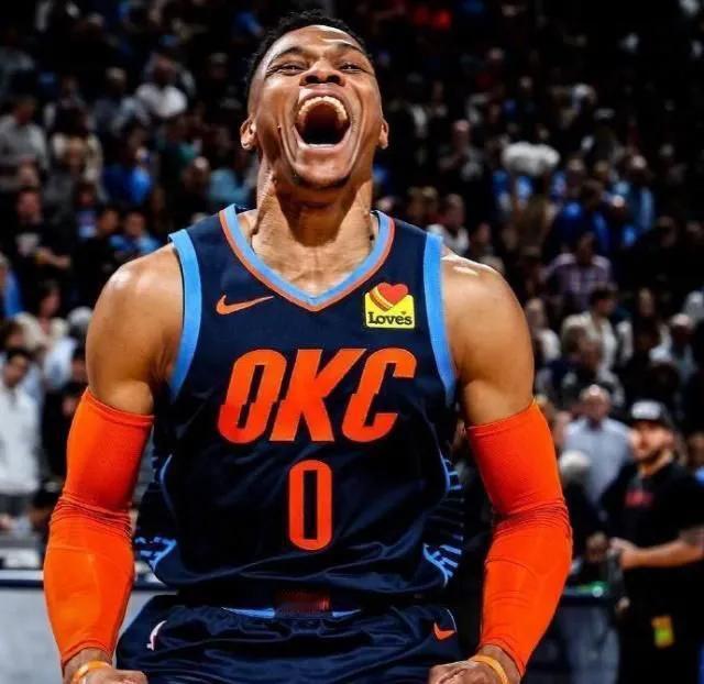 罗斯、威少、莫兰特可以说是 NBA 历史上运动能力最强的控球后卫，若上述三人同时