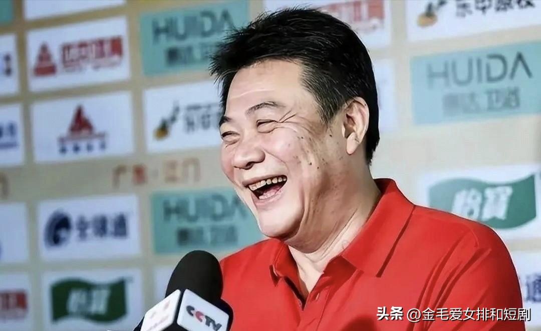 蔡斌执教国家女排三大赛无冠。具体经历如下:

2001-2008担任国青主帅，吴