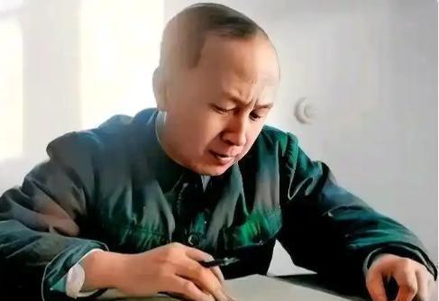 放弃海外优渥生活归国，钱学森用一生筑牢中国国防底气
 
在美国深造成名后，钱学森