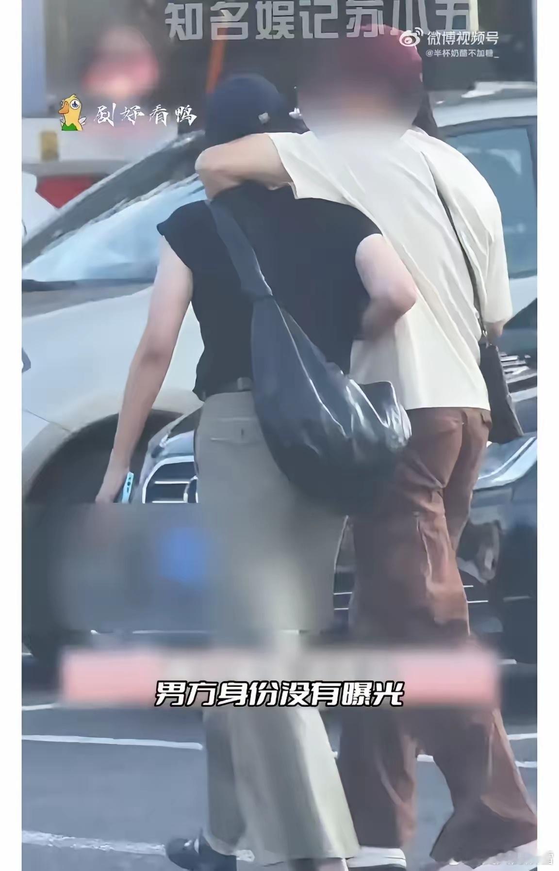 我能接受白百何离婚后开启新感情，也能接受她和大儿子元宝一直感情要好，但我唯一接受