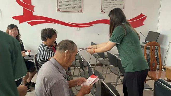 秦岭笑谈  曲阜师范大学计算机学院 “正音弘语，国情深研”实践队推普进基层 助老