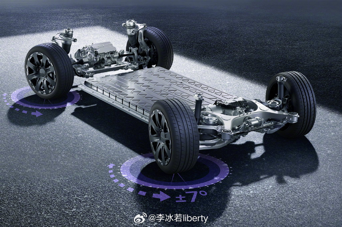 奥迪登顶亚洲山脊赛道最速SUV 没想到这台SUV走的是性能路线，我一直以为可能能