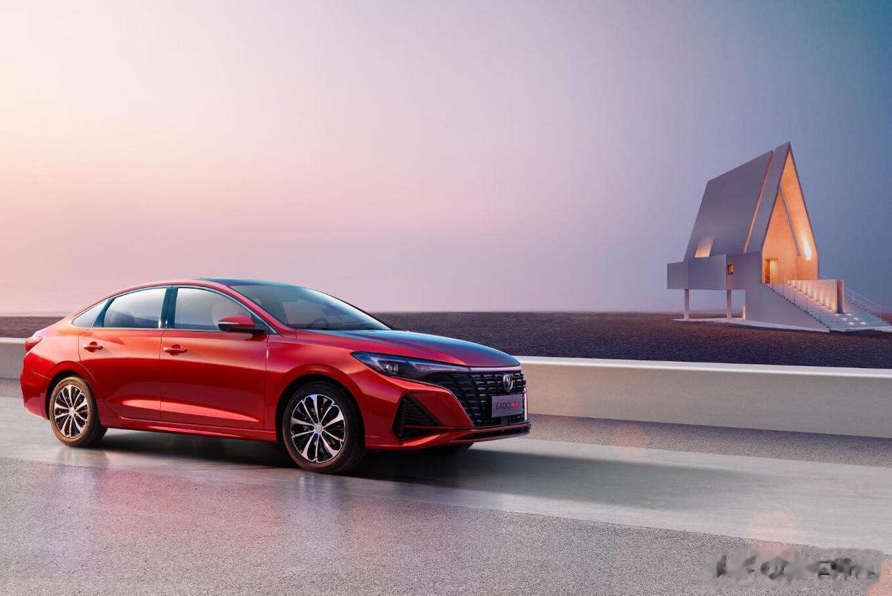 79041辆！长安逸动上半年的累计销量是179041辆，排在了上半年轿车销量排行