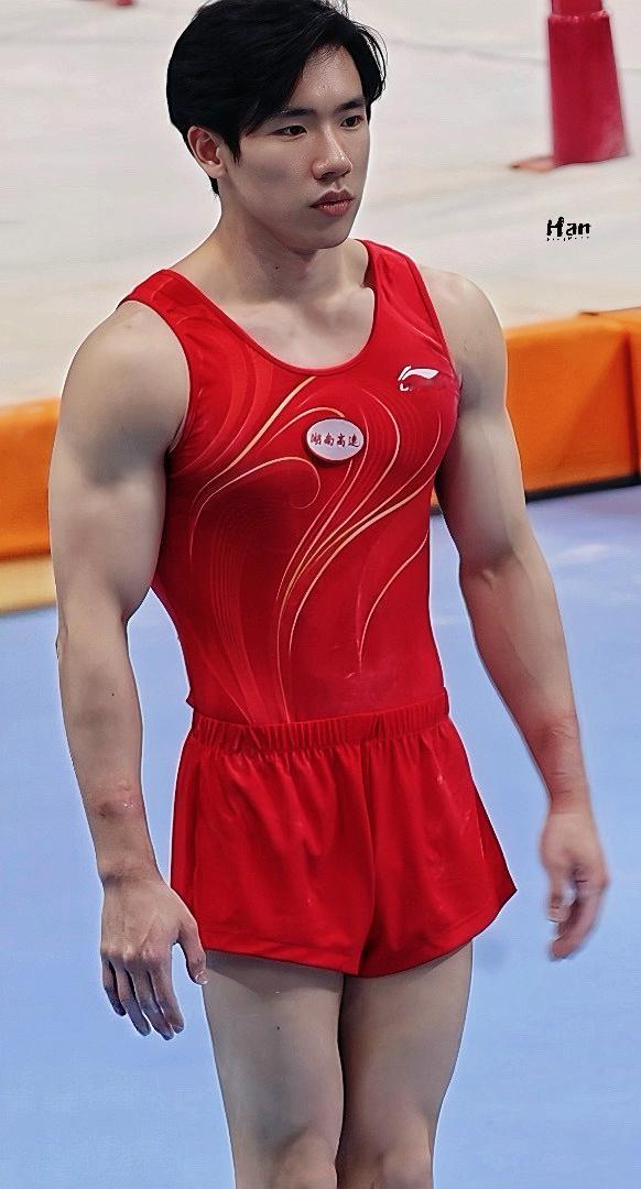 全运时候真的瘦的小脸都凹进去了张博恒