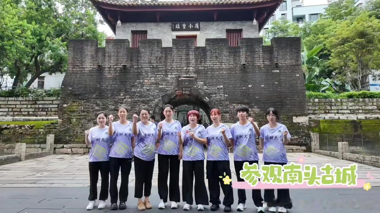 7月20日深圳大学俱乐部就人多，今天参观南头古城看着这么多小运动员，孙颖莎虽然不