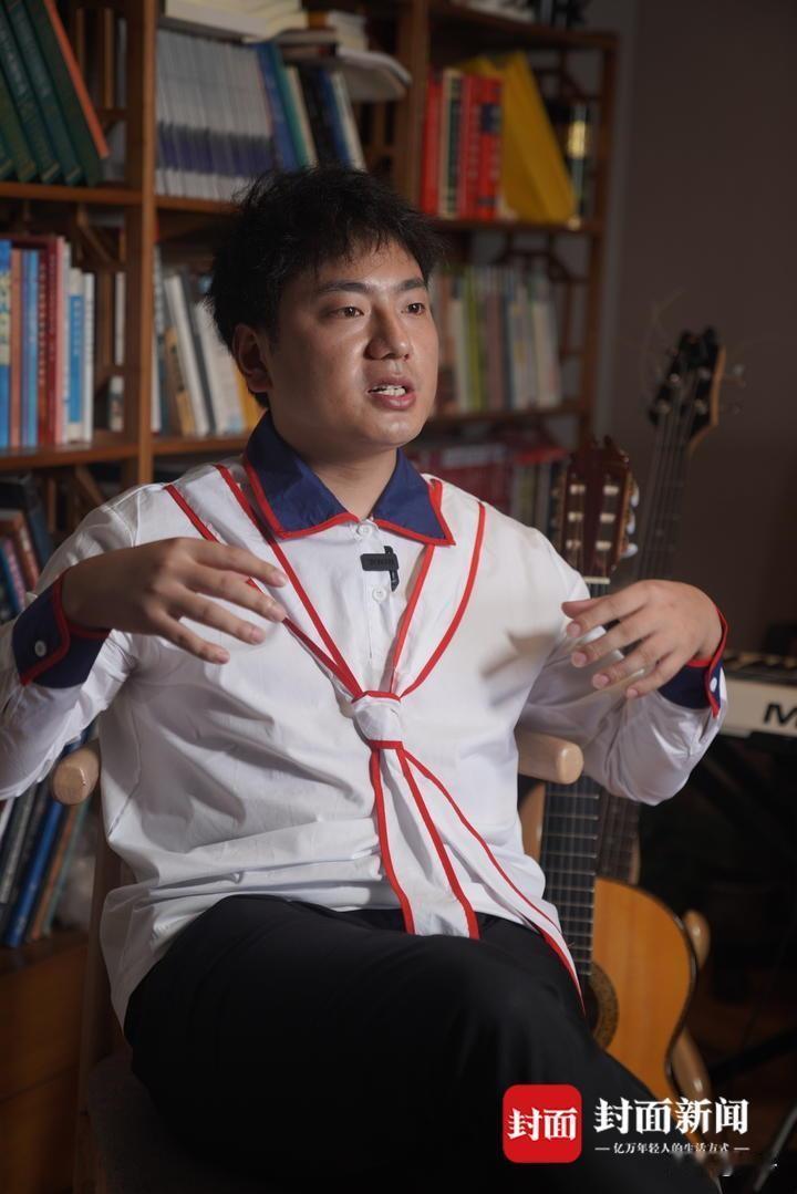 谁都想不到，爆红全网的海来阿木，宁愿推掉各类商演活动、婉拒所有媒体专访，顶着北京