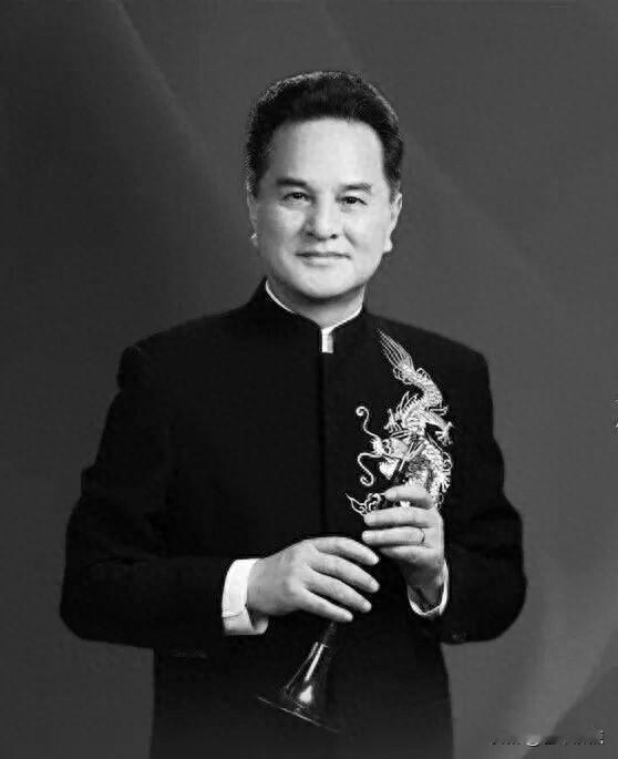 唢呐还在响，大师却走了，最后一曲吹给谁听。
左翼伟老师没了，69岁，上海，4月2