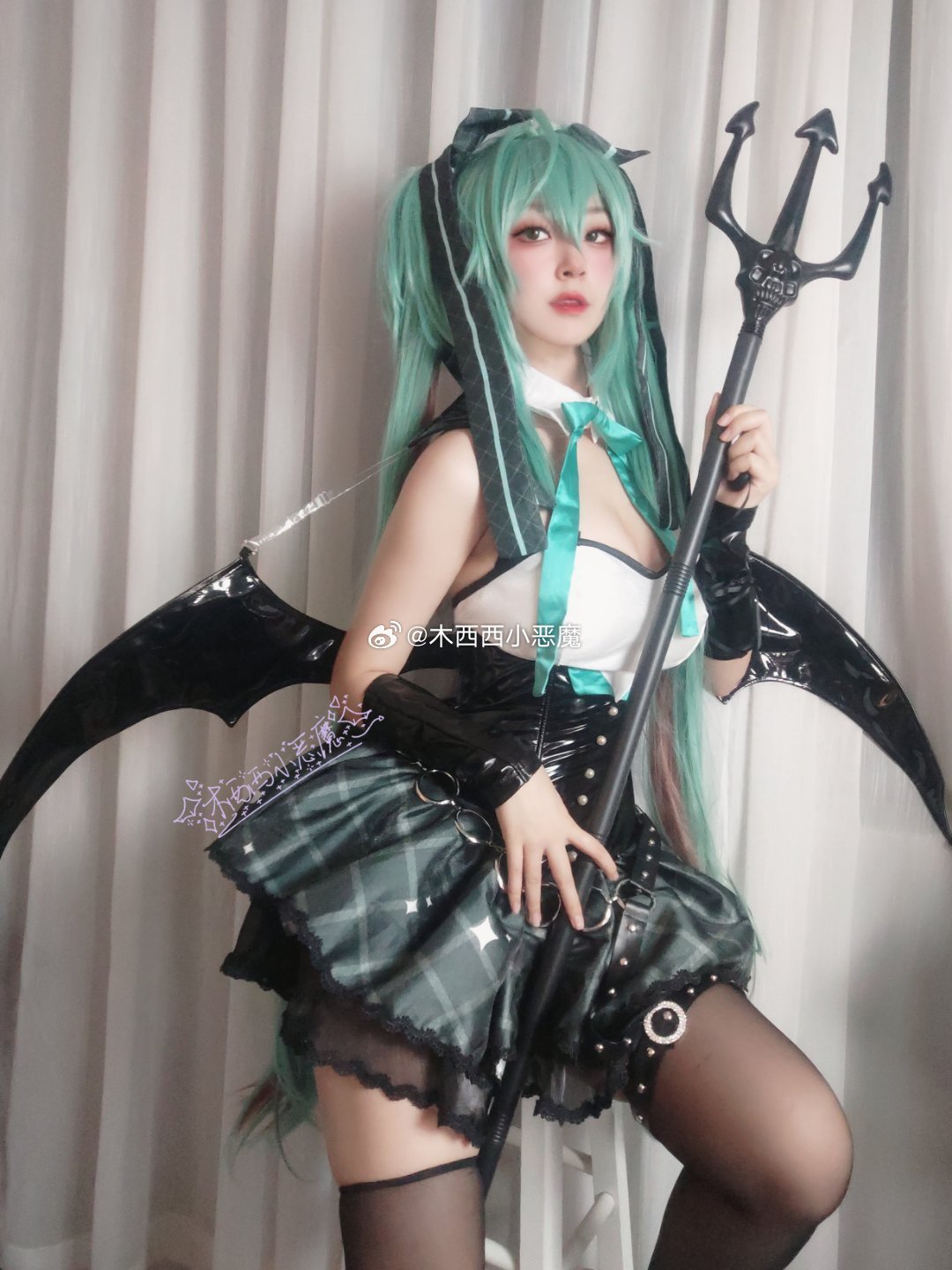 #cosplay[超话]##初音未来# 初音x小浣熊联动小恶魔～服装:人形制衣 