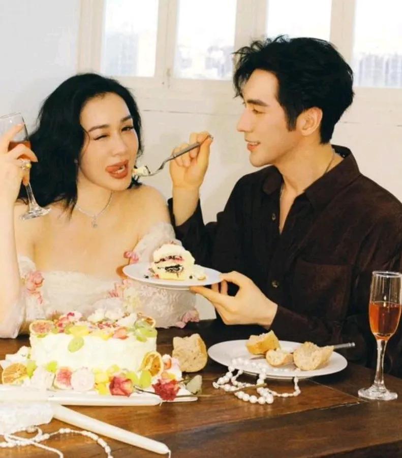 张伦硕图啥呢？也不知道他过得真像照片那么幸福吗？
找了一个比自己大12岁，又是三