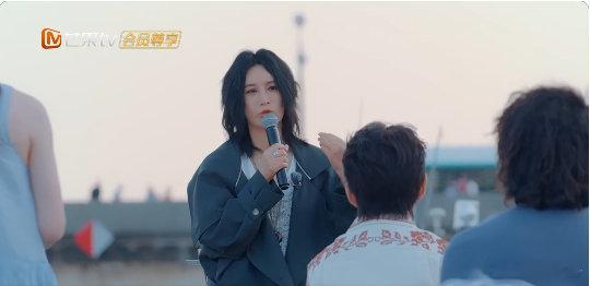 尚雯婕回忆海外遭遇刻板印象尚雯婕[超话]尚雯婕遭遇的海外刻板印象，被她用实力狠狠