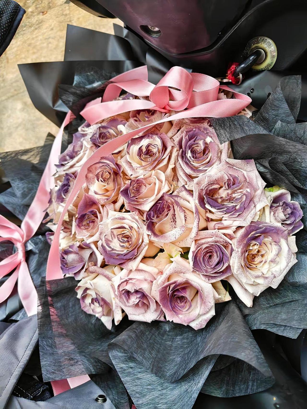 情人节快乐！🌷🌷🌷