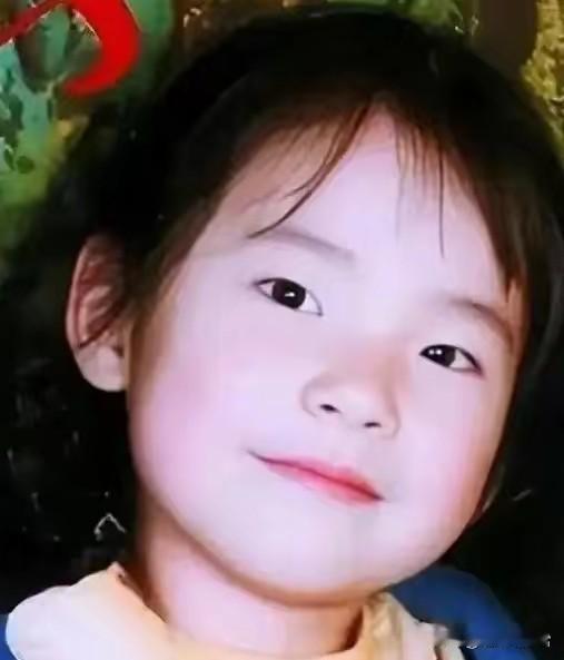西安一名6岁女童不幸被拐卖，整整九年她隐忍不发，每天背自己的家庭地址，偷偷攒下5
