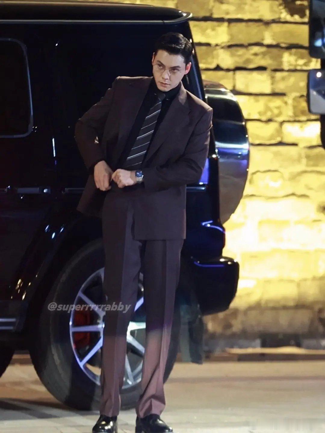 霸总配大G，这个气场确实很陈伟霆 ​​​