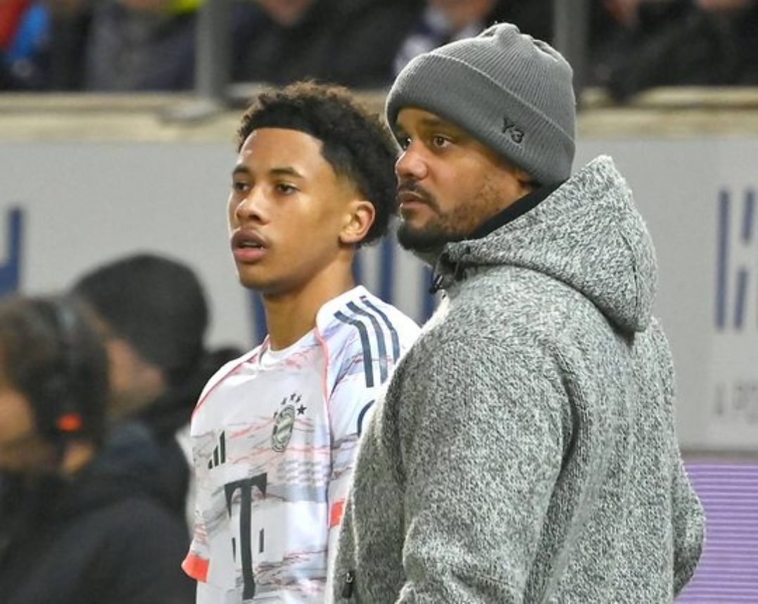 基亚拉（16岁零344天）是拜仁队史上第二年轻的德甲出场球员，仅次于保罗·万纳（