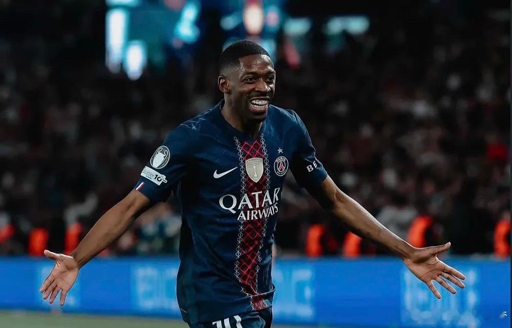 4月30日讯 欧足联官方宣布，巴黎圣日耳曼的前锋登贝莱当选欧冠半决赛首回合最佳球