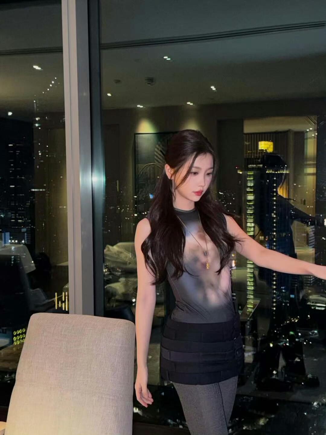 虞书欣ins更新好美