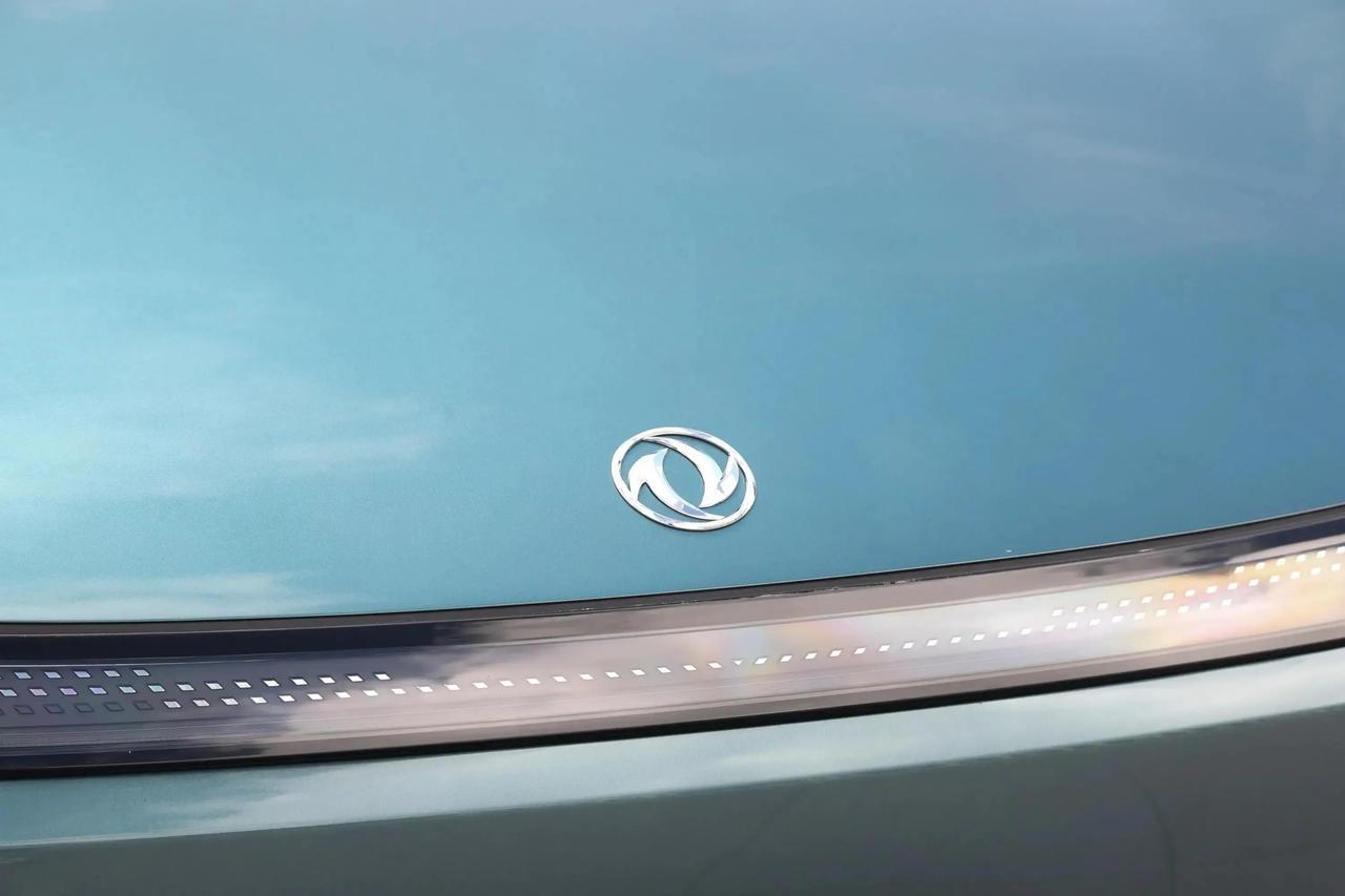 全面进阶 实力再升级——2026款风神L7 EV正式登场
 
2026款风神L7